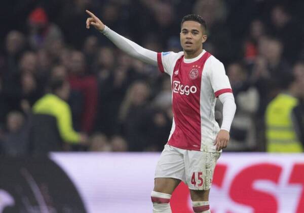 Ajax_WillemII_Kluivert_celebra_Twitter