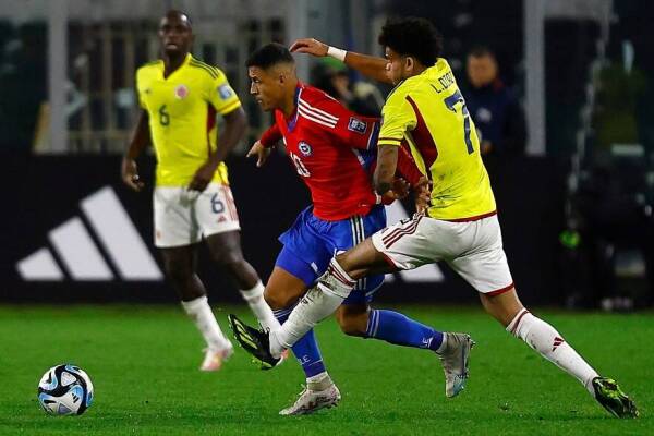 Alexis Sánchez-Chile-vs-Colombia-2023