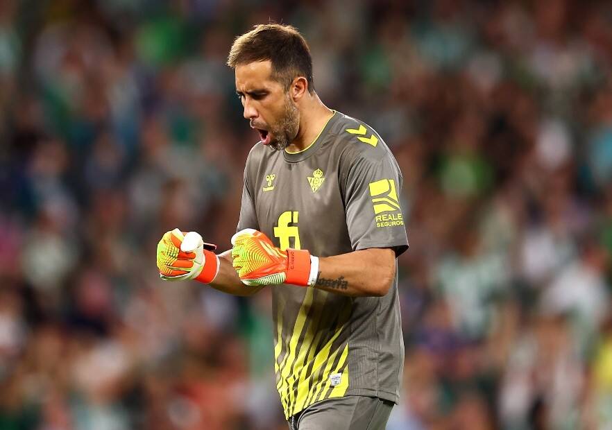 ClaudioBravo_RealBetis_OneFootball_Sep22