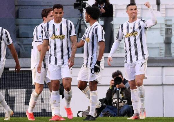 Cristiano_festejo_gol_Juventus_Napoli_2021