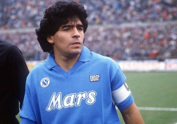 Diego-Maradona_Napoli