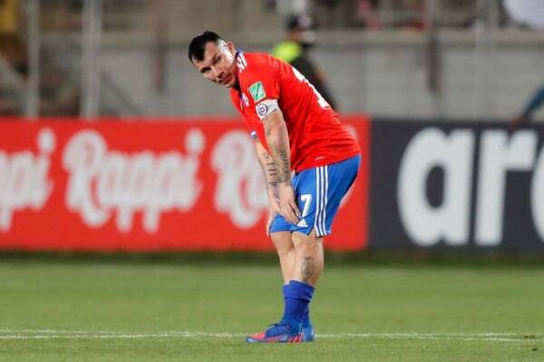 Gary_ Medel_ chile-v-argentina-fifa-world-cup-qatar-2022-qualifier (1)