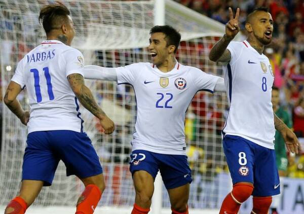 Gol_Chile_blanco-Vidal_Puch_Vargas_2016_PS