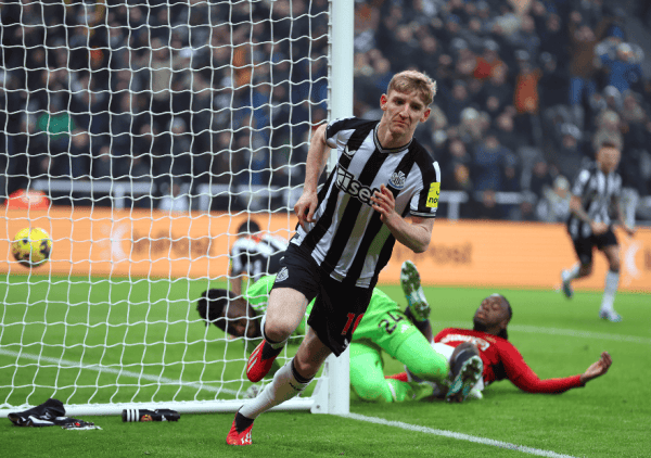 gordon-newcastle-united-v-manchester-united-premier-league