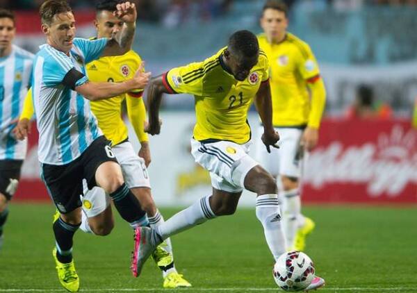 Jackson_Martínez_Colombia_Copa_América_2015_PS