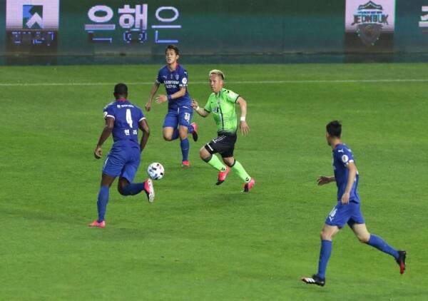 jeonbuk-hyundai-motors-v-suwon-samsung-bluewings-k-league-1-1