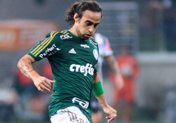 Jorge-Valdivia_Palmeiras_2015_PS