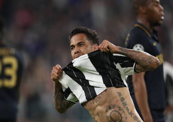 Juventus_Monaco_Dani_Alves_celebra_Champions_2017_Getty