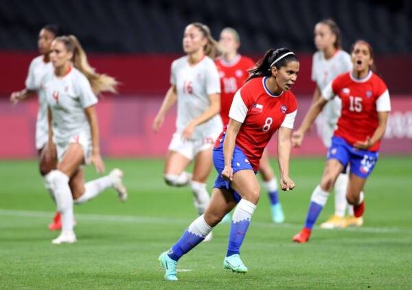 Karen Araya anota histórico primer gol de Chile femenino en Juegos Olímpicos, twitter @LaRoja