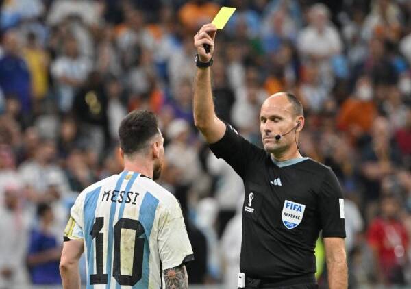 lahoz_messi_argentina_mundial-qatar-2022_getty