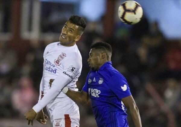 Lucas-Barrios_Huracan_Copa-Libertadores_2019_getty