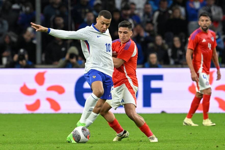 Mbappé-vs-Marcelino-Núñez-Francia-vs-Chile-amistoso