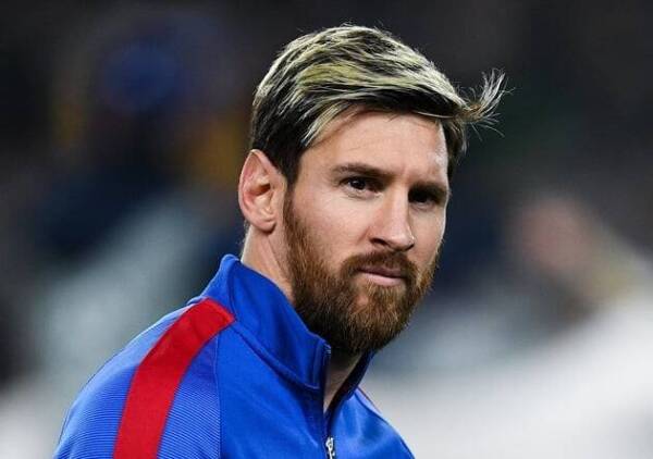 Messi_Mira_Barcelona_Getty