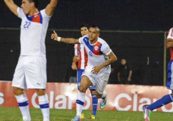 Paraguay Chile_Arturo Vidal_2013_2
