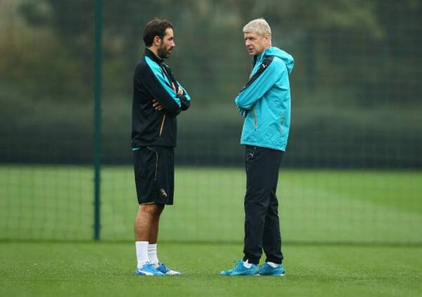 RobertPires_ArseneWenger_Arsenal_2015_getty