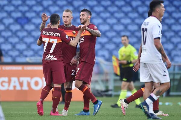 Henrikh Mkhitaryan of AS Roma celebrates after scoring the goal of 4-0 during the Serie A football match between AS Rom