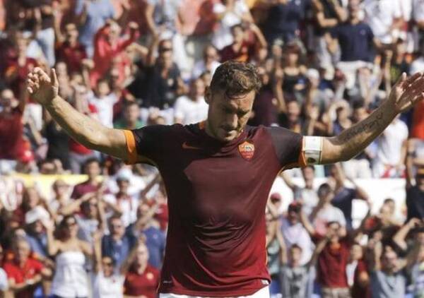 Totti_Roma_Celebración_gol_300_2015